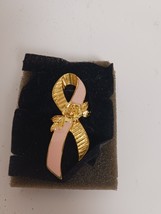Vintage Avon Pin Brooch Gold Toned Ribbon With Rose Flower Pink Enamel - $202.06 MXN