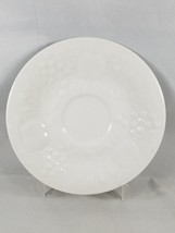 Gibson Housewares Flourish Embossed White Fruit Saucer Plate - £3.18 GBP