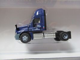 Trainworx # 42584-01 to -02 Cascadia Roadway Tractor N-Scale - $832.57 MXN