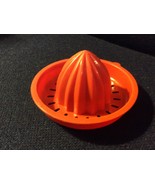 Vintage Tupperware #409-12 Orange Lemon Citrus Juicer Reamer - £4.13 GBP