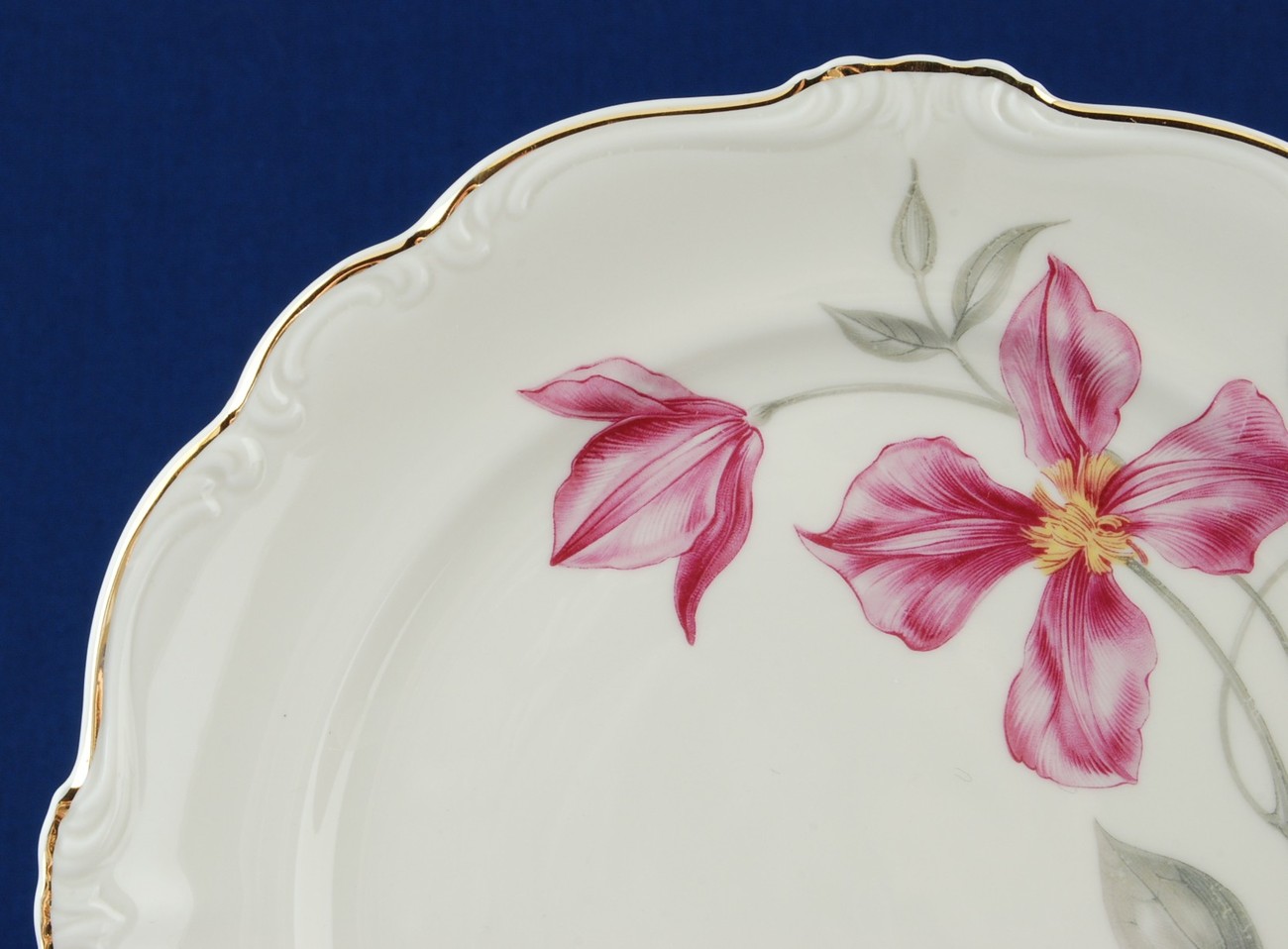 Rosenthal Beatrice 7-7/8" Dessert Lunch Plate Pompadour Shape Pint Flowers Mint Item image 2