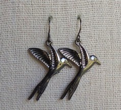 Gunmetal Gray Metal Hummingbird Drop Dangle Earrings Wire Hooks Womens Jewelry - £7.11 GBP