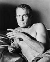 Paul Newman in The Towering Inferno bare chested pose in bed 16x20 Poster - £16.11 GBP