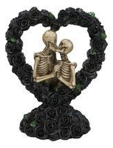 Love Never Dies Black Bridal Roses Heart Wreath Skeleton Couple Kissing ... - €17,28 EUR