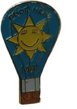 Air balloon Pin Badge - $79.38 MXN