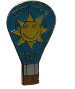 Air balloon Pin Badge - $77.83 MXN