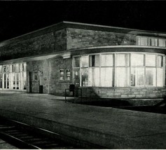 Burlington Iowa IA Rail and Bus Station Graycraft UNP 1940s Postcard - £4.75 GBP