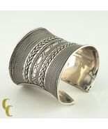 Authenticity Guarantee

Gorgeous Sterling Silver Chain-Detailed Cuff Bra... - $17,968.60 MXN