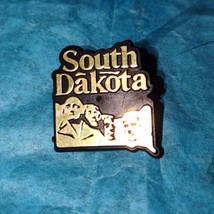 South Dakota Mount Rushmore vintage Pinback - £15.03 GBP