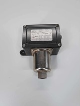 United Electric Controls TYPE J6 MODEL 156 Pressure Switch  - $606.82 MXN