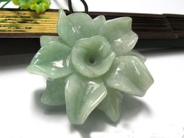 Free Shipping - perfect  Hand carved  Natural Green jade &#39;&#39; luck Flower &#39;&#39; Penda - £21.10 GBP