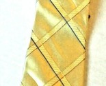 Beautiful Men’s Michael Kors Gold Large Checkered Silk Tie NWOT SKU 032-53 - $26.18