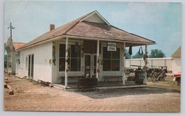 Midwest Old Settlers And Threshers General Store Mount Pleasant Iowa Postcard - $14.45