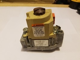 Honeywell furnace gas valve VR8204H 2301 LENNOX 74H2701 - $40.00