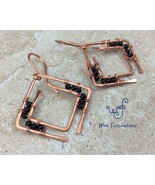 Handmade copper earrings: concentric squares wire wrapped with black onyx - €24,82 EUR