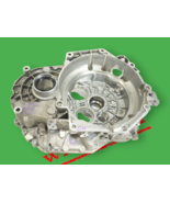 2009-2012 vw passat cc eos jetta 2.0l transmission case cover wall housi... - €193,79 EUR