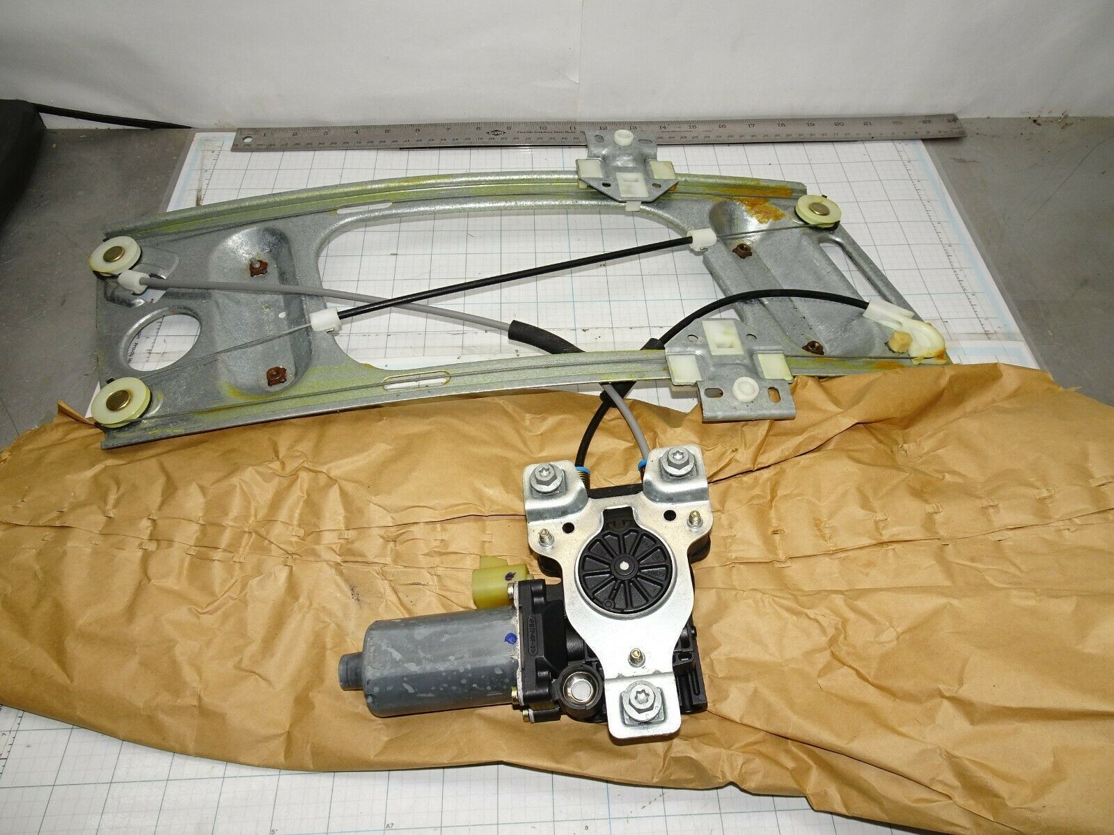 GM 10444196 Power Window Regulator and Motor Assy LH   OEM NOS General M... - $68.67