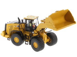 CAT Caterpillar 982 XE Wheel Loader Yellow with Operator &quot;High Line Series&quot; 1/50 - $144.24