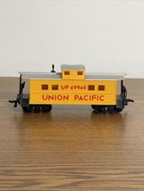 Life - Like  HO Scale Wide Vision Caboose Union Pacific UP #49940 Yellow Silver - £695.11 GBP