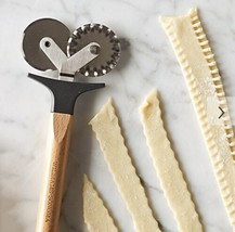 Williams Sonoma Straight &amp; Fluted Pastry Cutter  - £17.40 GBP