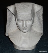 Hummel Figurine Sister M.I. Hummel White Nun Bust HU2 1969 - Christmas Gift! - $17.45