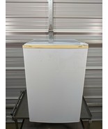 Fisher Scientific 97-960-1 Undercounter Refrigerator &amp; Freezer  / TESTED  - $4,438.33 MXN