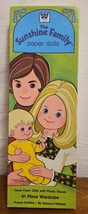 The Sunshine Family Paper Dolls Set 4337/7420 Mattel Vintage 1974 Whitma... - $280.62 MXN