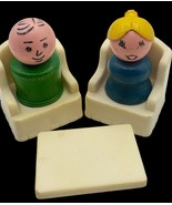 Vtg Fisher Price Little People Lot Wood Dad Mom Wingback Chairs Coffee T... - $307.29 MXN