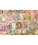 50 World Banknotes. Miscellaneous Europe, Asia, Central &amp; South America - $2,378.49 MXN