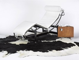 HomeRoots 317315 5 x 7 in. Cowhide Rug - Black &amp; White - £312.37 GBP
