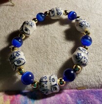 Adjustable 7-8 Hand Beaded Ceramic Owl Bracelet Blue Glass Beads - £11.19 GBP