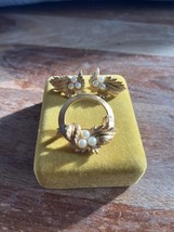 Vintage Sarah Coventry ENDEARING 1965 Brooch &amp; Clip On Earrings With Fau... - $32.00 CAD
