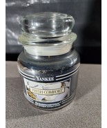 Yankee Candle Fresh Comfort Black Band 14.5 oz Medium Housewarmer Jar - £23.22 GBP