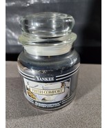 Yankee Candle Fresh Comfort Black Band 14.5 oz Medium Housewarmer Jar - $553.66 MXN