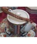 COLLECTIBLE IMARI PORCELAIN TEAPOT WITH BAMBOO HANDLE JAPAN - £19.62 GBP