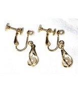 Earrings  Drop caged Pearl Vintage Napier Dangling screw back  in Gold Tone - $302.61 MXN