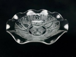 Vintage Glass Serving Bowl, Jeanette Glass, Iris &amp; Herringbone, Starburst Bottom - £19.48 GBP