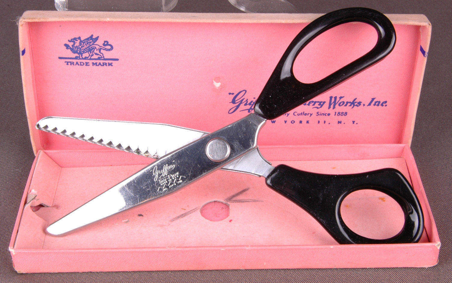 Primary image for Vintage Sewing Griffon Scissors Pinking Shears Tru-Pink USA Box Instructions-N.Y