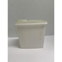 Vintage Tupperware Cereal Holder with Lid Pour closure Clear 8.5 in tall x 7.5 i - £6.22 GBP