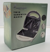 *B4) Toastmaster Twin Sandwich Maker Grill- TSM2032T - Non-stick - $20.87 CAD