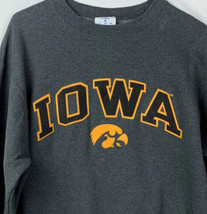 Iowa Hawkeyes Sweatshirt Champion Crewneck Jumper NCAA Medium Team Logo - £27.48 GBP