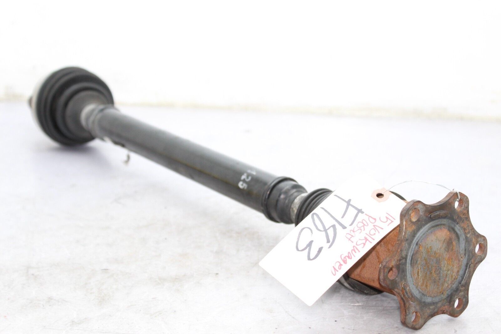 12-15 VOLKSWAGEN PASSAT Front Right Axle Shaft  F183 - $129.00
