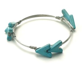 Silver Tone Wire Wrapped Dyed Turquoise Howlite Arrow Bangle Bracelet - £11.05 GBP