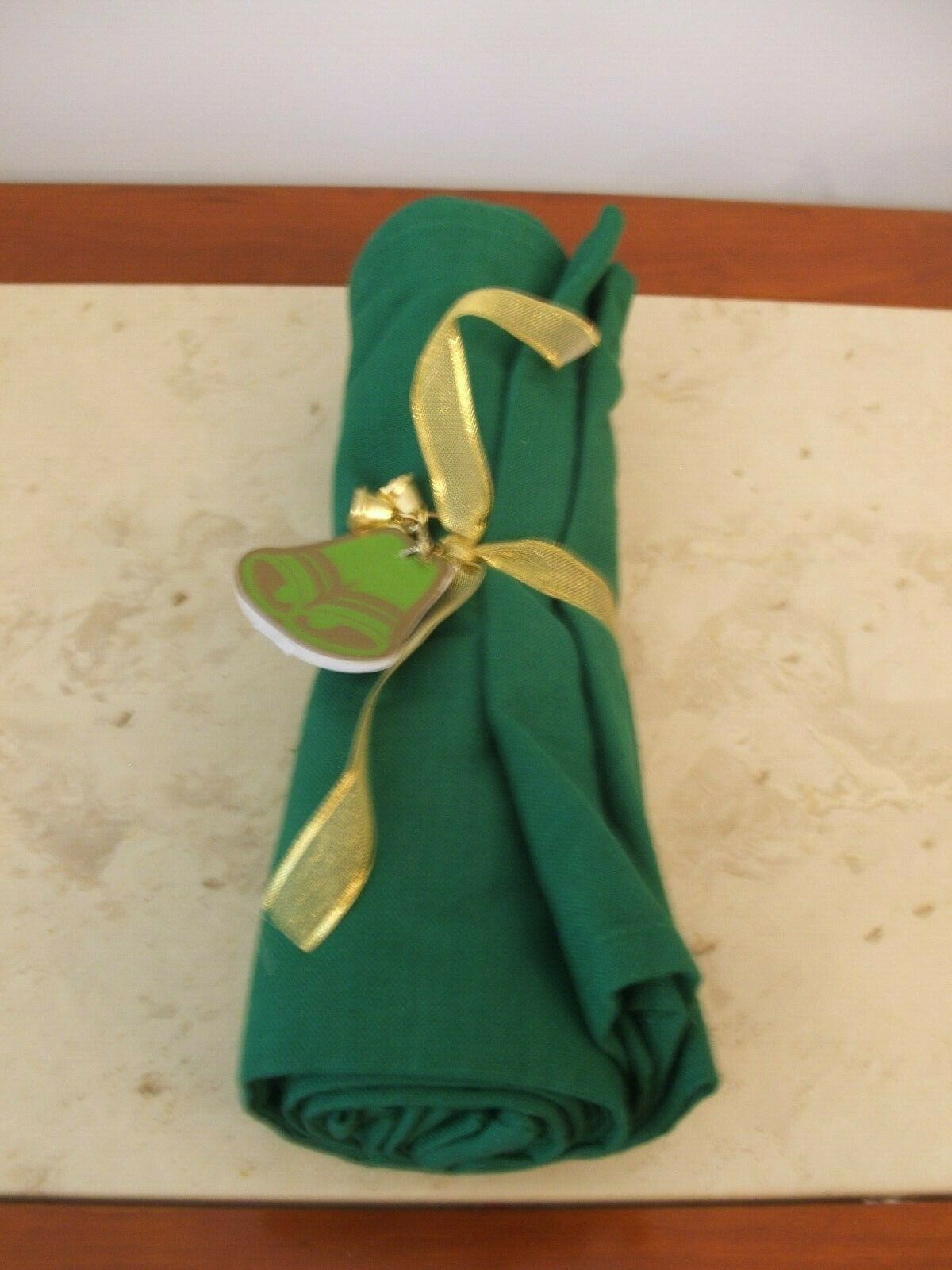 NWT PIER 1 GREEN CHRISTMAS  $ 28.99  Cloth Napkins Set  OF 4   - $28.70