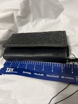 NWT BOC BORN Black EMBOSSED LEATHER Snap CHECKBOOK WALLET CARD HOLDER - €19,73 EUR