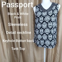 Passport Black &amp; White Print Detail Neck Line Size M - £15.69 GBP