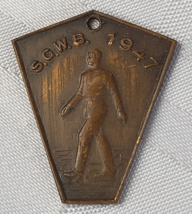 1947 Sgwb Pendant Antique Medal Sports Military Award Man Walking Unknown - £17.95 GBP