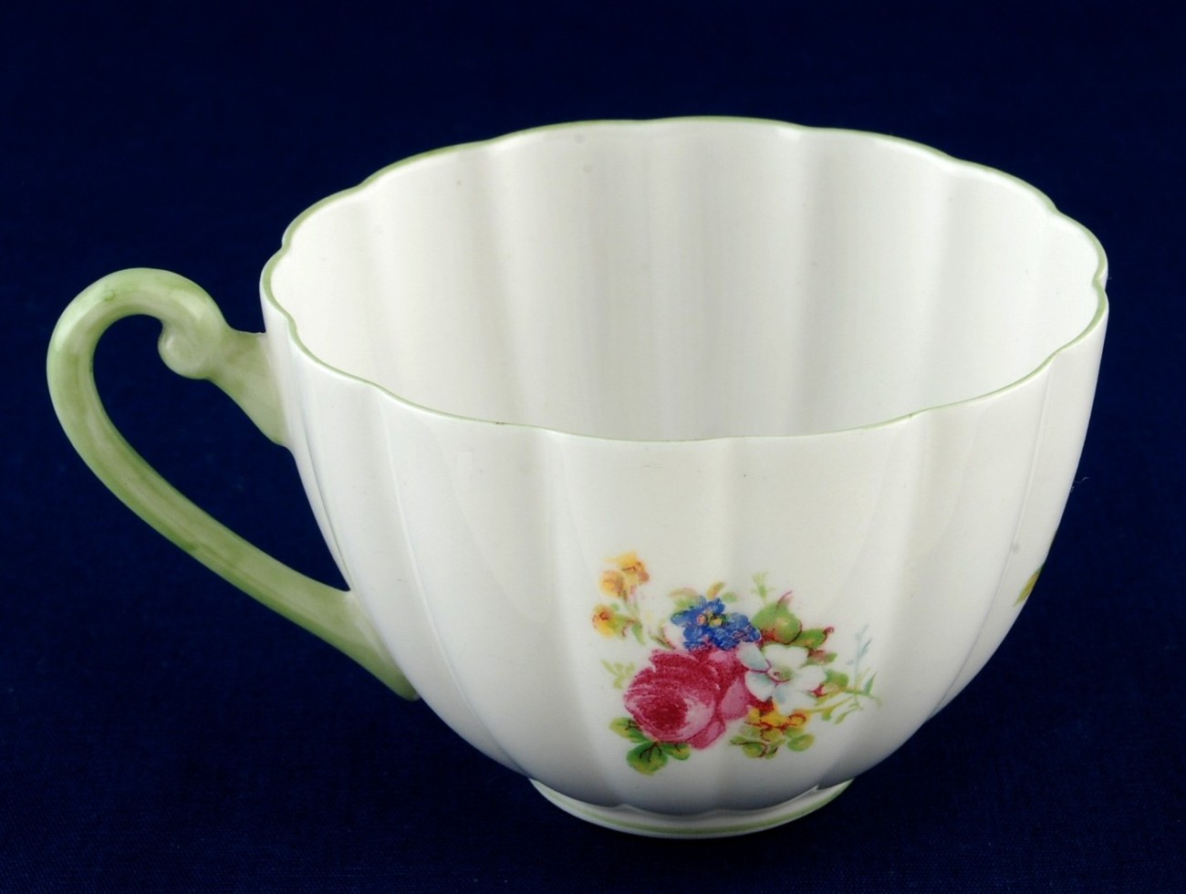 Shelley Hulmes Rose Cup Ludlow Shape Green Rim / Handle 13240 Mint Item image 2