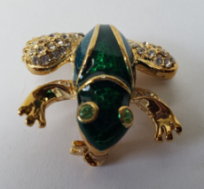 Roma Frog Brooch Pin Green Gold Tone Rhinestones Signed 1&quot; x 1&quot; - £23.42 GBP