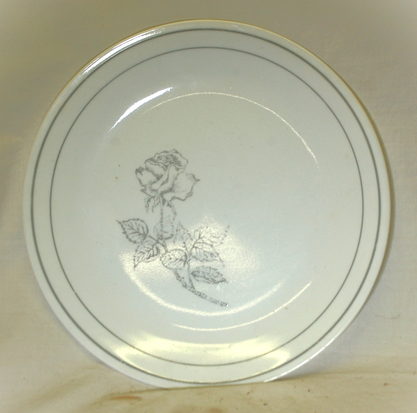Solitary Corelle Corning Dinner Plate White Gray Rose 2 Gray Bands - $21.77